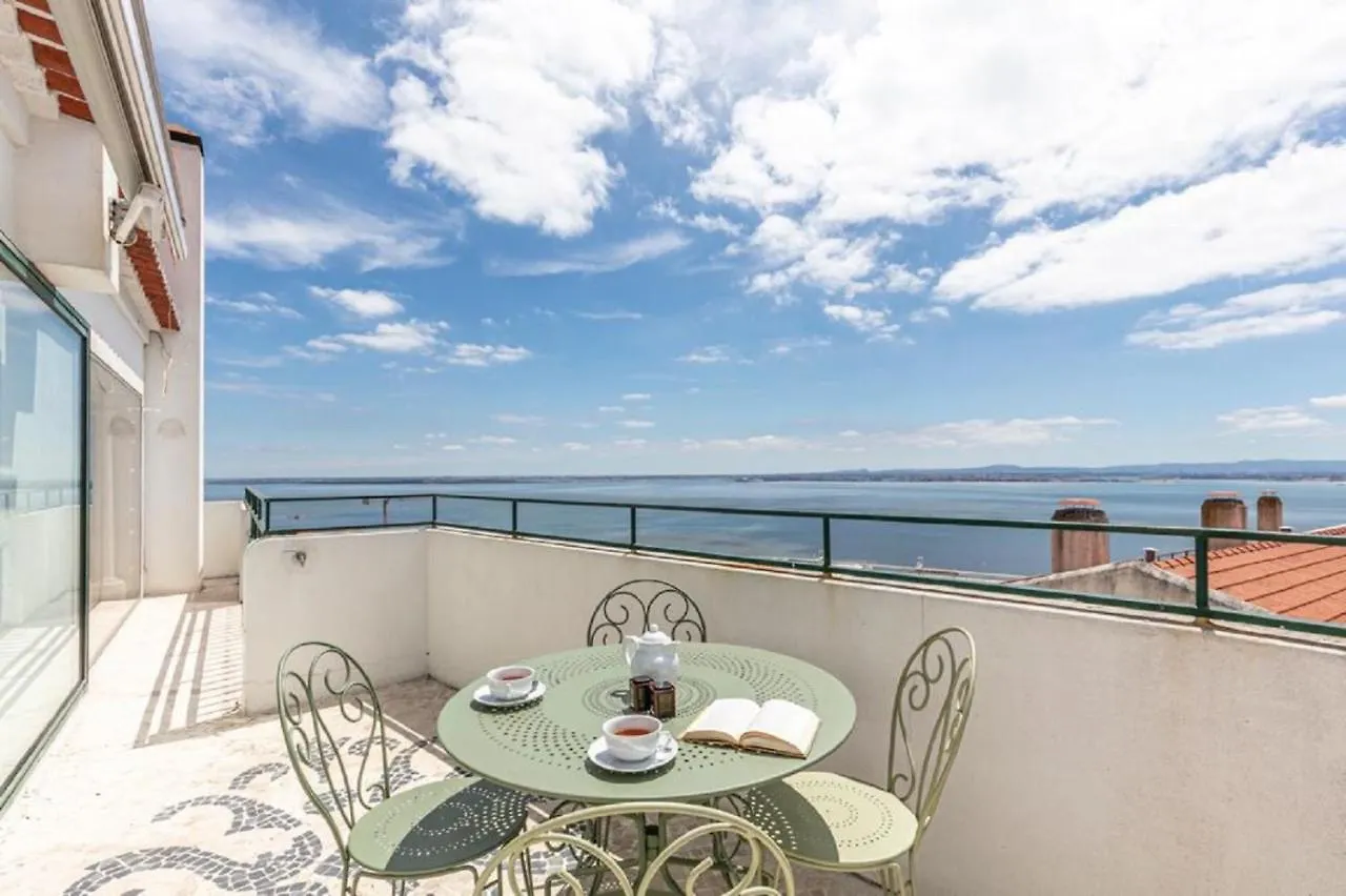 Penthouse Terrace 360º Lisbon View By Lovelystay Apartmán