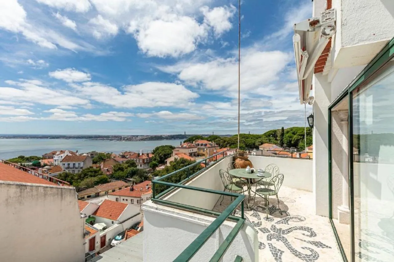 아파트 Penthouse Terrace 360º Lisbon View By Lovelystay 포르투갈